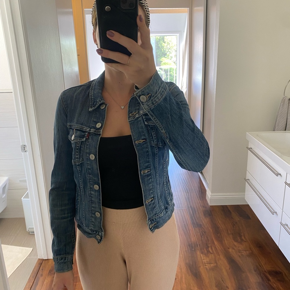 Levi’s denim jacket. Size XS